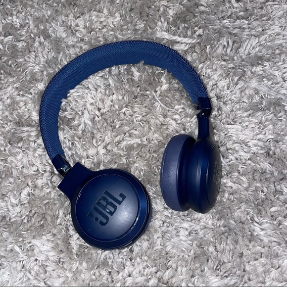 JBL Other - JBL Live400BT headphones